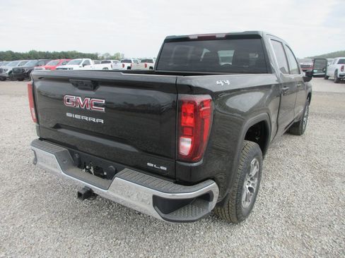 New 2026 GMC Sierra 1500 SLE w/ Max Trailering Package AWD/4WD image 5