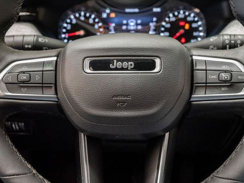 Certified 2025 Jeep Compass Latitude AWD/4WD image 12