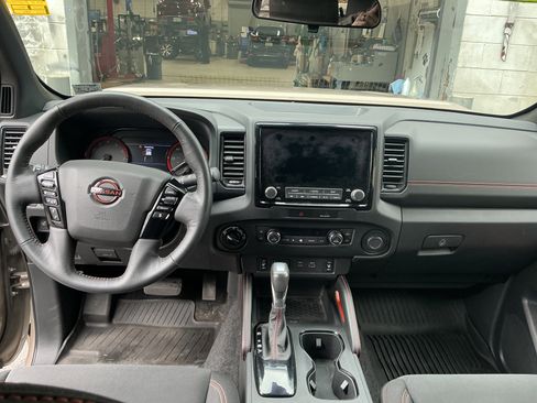 Used 2022 Nissan Frontier PRO-4X AWD/4WD image 11