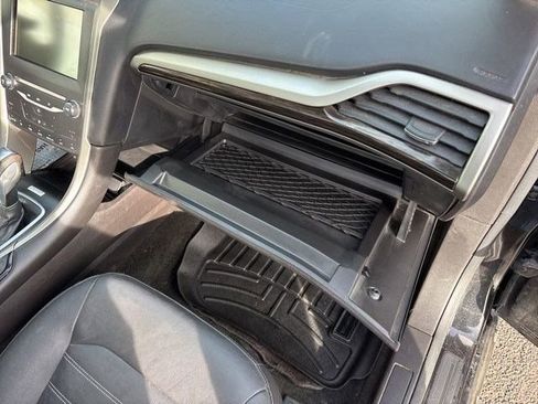 Used 2015 Ford Fusion SE w/ Equipment Group 202A image 43