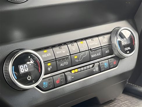 Used 2019 Ford Expedition Limited image 34