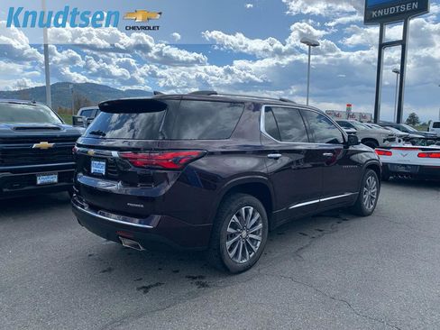 Used 2023 Chevrolet Traverse Premier w/ LPO, Floor Liner Package AWD/4WD image 7