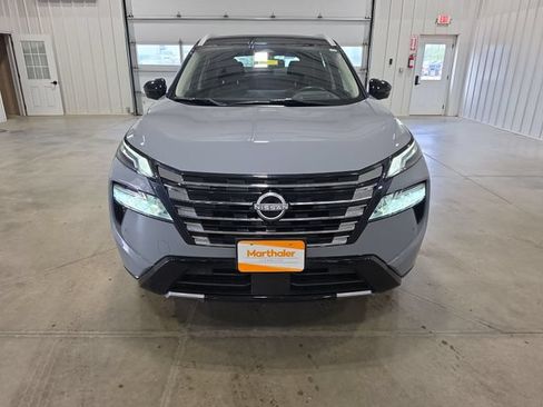 Used 2024 Nissan Rogue Platinum w/ Platinum Premium Package AWD/4WD image 3