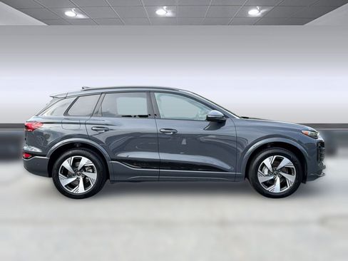 Used 2025 Audi Q6 e-tron Premium Plus w/ Premium Plus AWD/4WD image 8