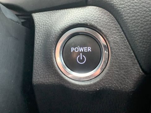 Used 2025 Toyota RAV4 XLE AWD/4WD image 25