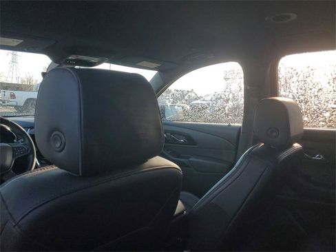 Certified 2023 Chevrolet Traverse RS image 11