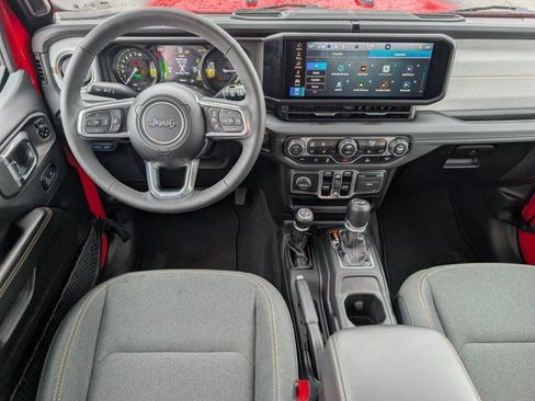 Used 2025 Jeep Wrangler Unlimited Sahara AWD/4WD image 6