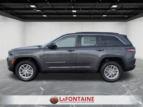 New 2026 Jeep Grand Cherokee Laredo X AWD/4WD image 2