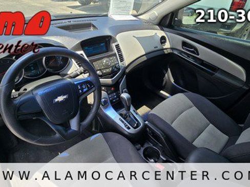 Used 2013 Chevrolet Cruze LS FWD image 31