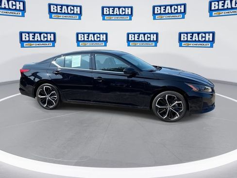 Used 2024 Nissan Altima 2.5 SR FWD image 9