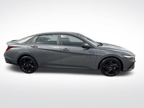 Used 2026 Hyundai Elantra Sport image 7