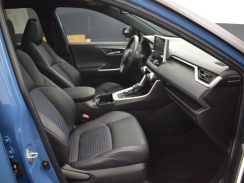 Used 2022 Toyota RAV4 XSE image 10