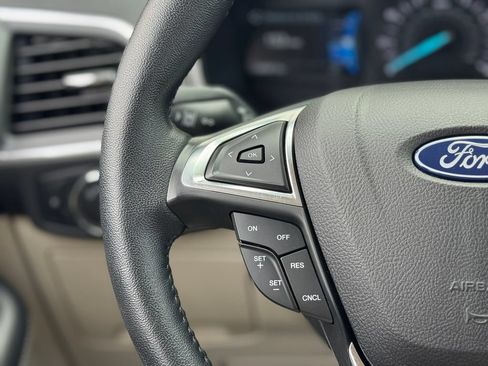 Used 2023 Ford Edge Titanium AWD/4WD image 11