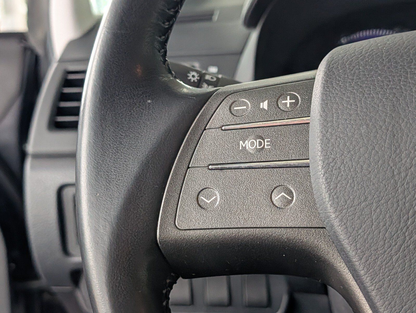 Used 2010 Lexus HS 250h w/ Preferred Accessory Package FWD image 17