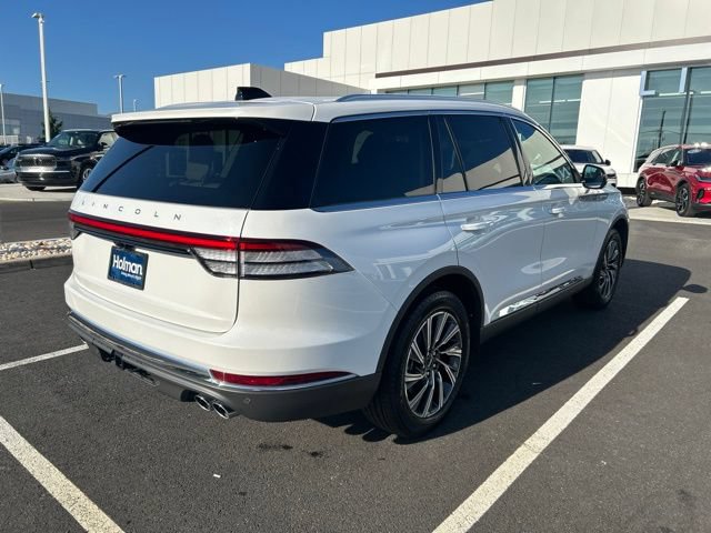 Used 2026 Lincoln Aviator AWD image 6