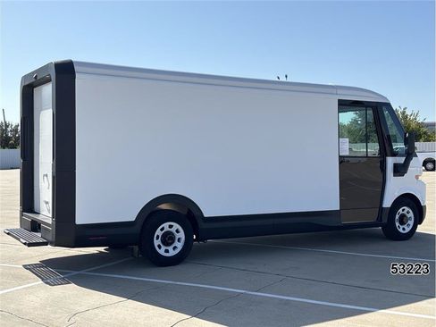 Used 2024 Chevrolet Brightdrop 600 w/ Commercial Equipment Package AWD/4WD image 2