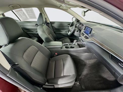 Certified 2025 Nissan Altima 2.5 SV FWD image 33