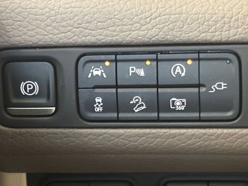 Used 2022 GMC Yukon XL Denali AWD/4WD image 35