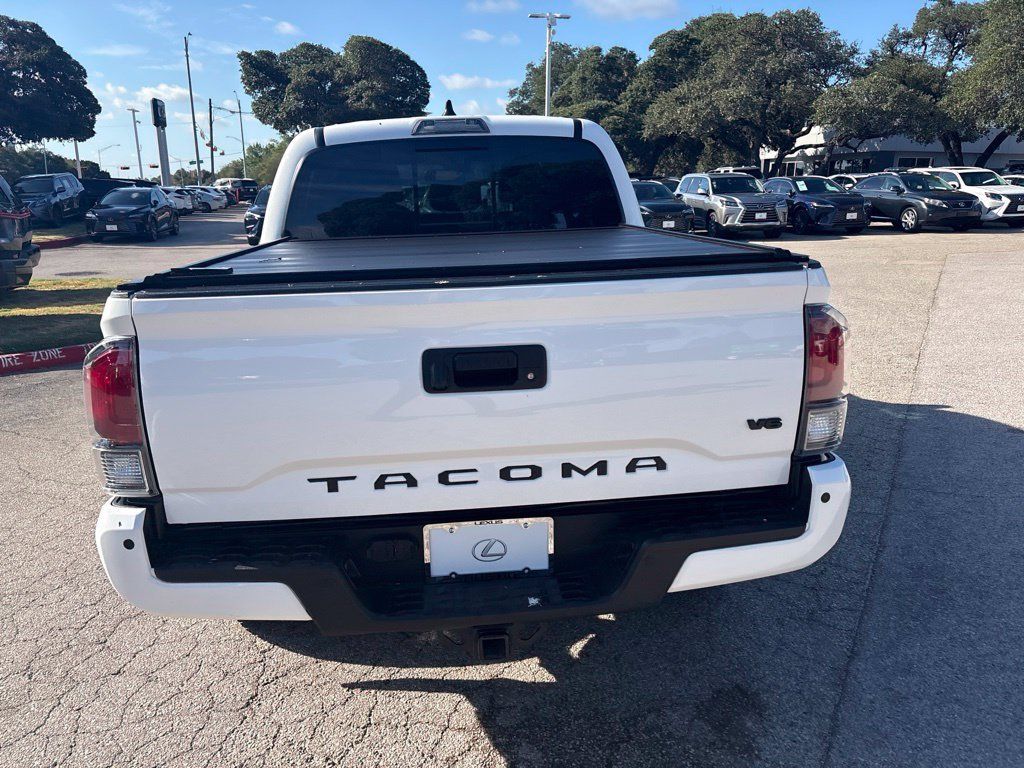 Used 2021 Toyota Tacoma TRD Off-Road w/ Technology Package AWD/4WD image 4