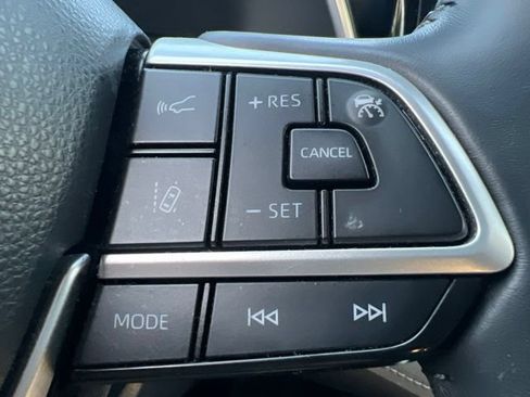 Used 2023 Toyota Highlander XSE AWD/4WD image 20