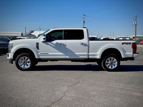 Used 2022 Ford F250 Platinum w/ FX4 Off-Road Package image 4