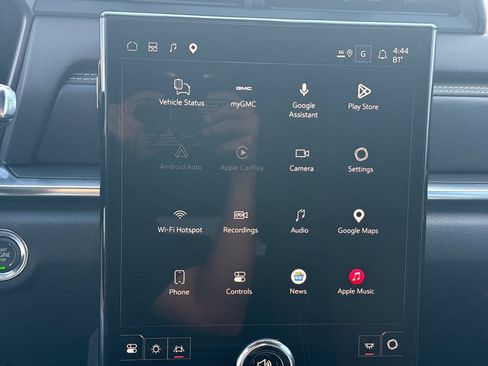 New 2027 GMC Terrain Elevation w/ Technology Package II AWD/4WD image 22