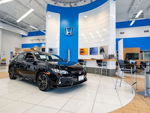 Used 2019 Toyota Highlander XLE image 9