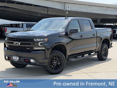 Used 2021 Chevrolet Silverado 1500 LT Trail Boss w/ LPO, Dark Essentials Package AWD/4WD image 1