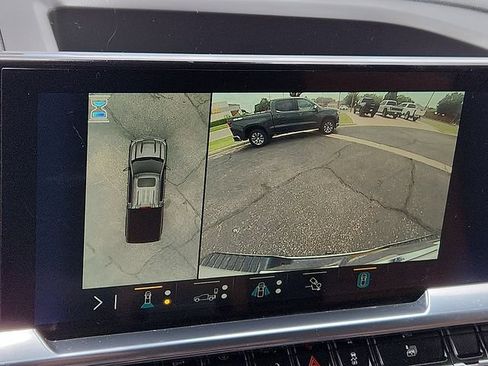 Used 2023 Chevrolet Silverado 1500 High Country w/ Technology Package AWD/4WD image 19