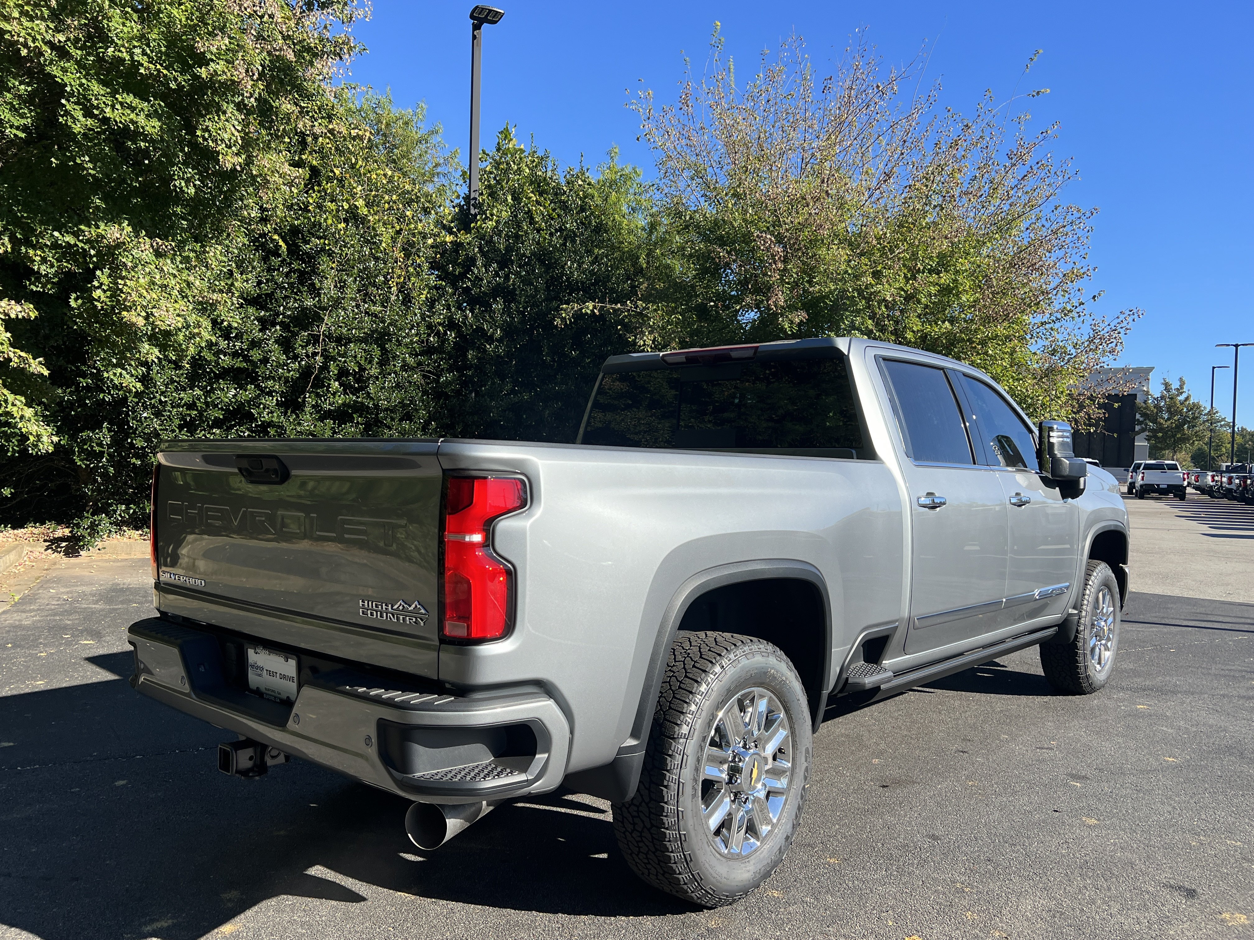 New 2026 Chevrolet Silverado 2500 High Country w/ High Country Premium Package AWD/4WD image 9