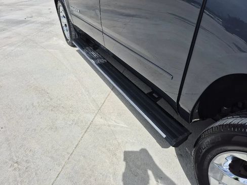 Used 2020 Chevrolet Suburban Premier RWD image 10