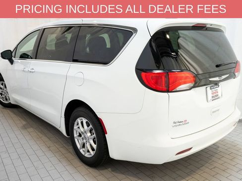 Used 2023 Chrysler Voyager LX FWD image 3