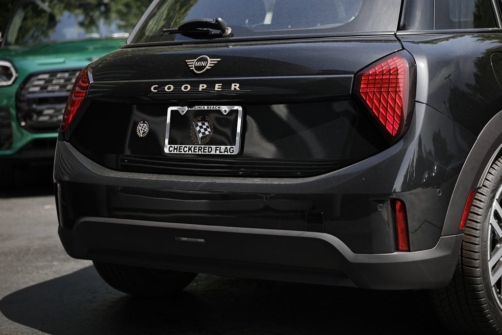 New 2026 MINI Cooper 4-Door Hardtop FWD image 9