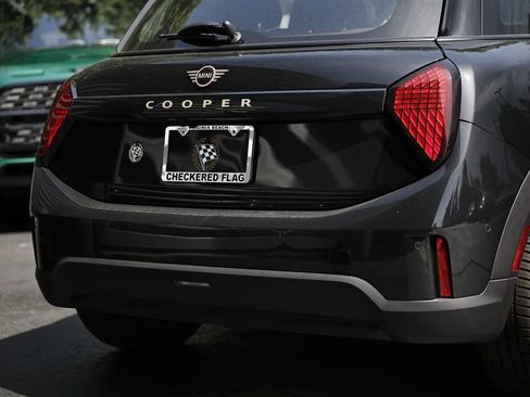 New 2026 MINI Cooper 4-Door Hardtop FWD image 9