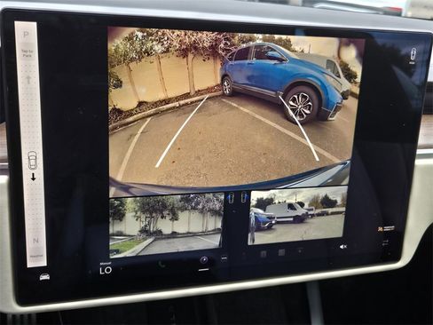 Used 2022 Tesla Model S image 19