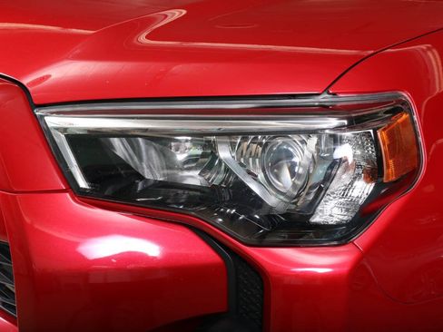 Used 2017 Toyota 4Runner TRD Off-Road Premium AWD/4WD image 15