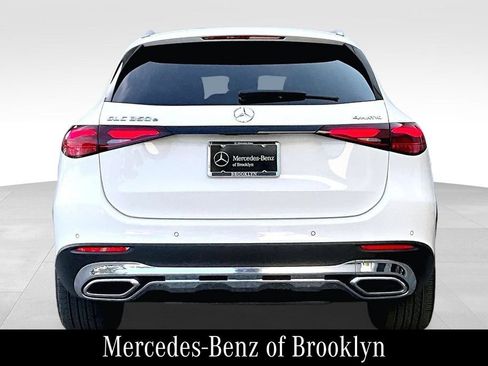 Certified 2025 Mercedes-Benz GLC 350e 4MATIC image 5