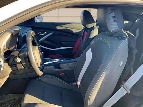 Used 2021 Chevrolet Camaro LT image 25