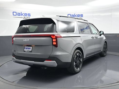 New 2026 Kia Carnival EX FWD image 7