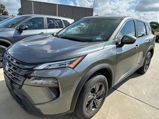 Used 2026 Nissan Rogue SV FWD video 1