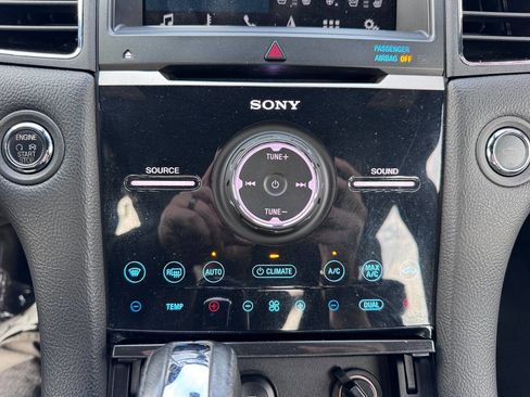 Used 2018 Ford Taurus SHO image 14