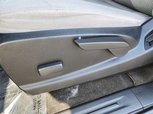 Used 2015 Chevrolet Colorado LT w/ LT Convenience Package image 23