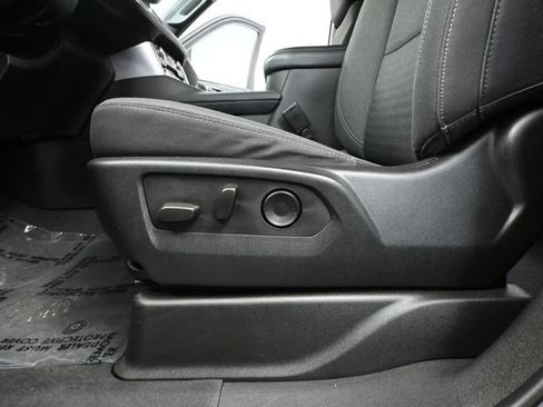 Used 2024 GMC Yukon XL SLE image 20