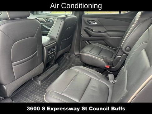 Used 2023 Chevrolet Traverse Premier AWD/4WD image 16