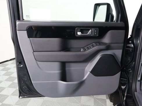 Used 2025 INEOS Grenadier Station Wagon AWD/4WD image 17