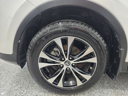 Used 2015 Toyota RAV4 Limited image 27