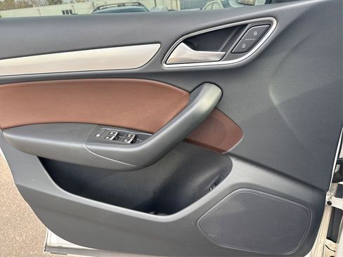 Used 2018 Audi Q3 2.0T Premium Plus w/ Premium Plus Package image 22