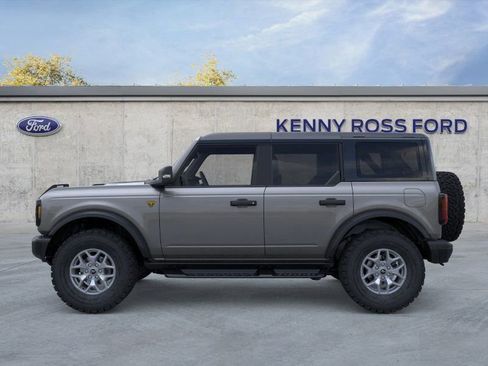 New 2025 Ford Bronco Badlands image 3