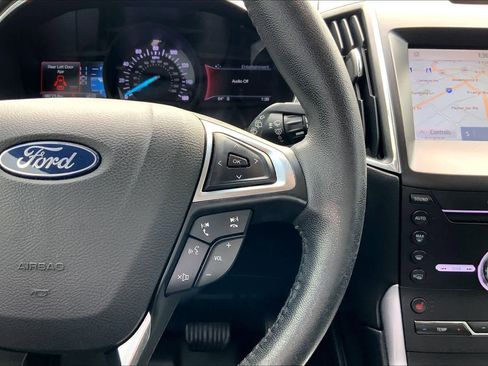 Used 2019 Ford Edge Titanium image 23