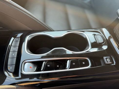 Used 2023 Buick Envision Essence image 24